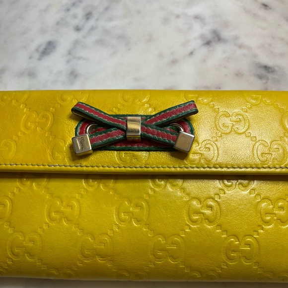 Gucci Guccissima Bow Wallet - Picture 4 of 11